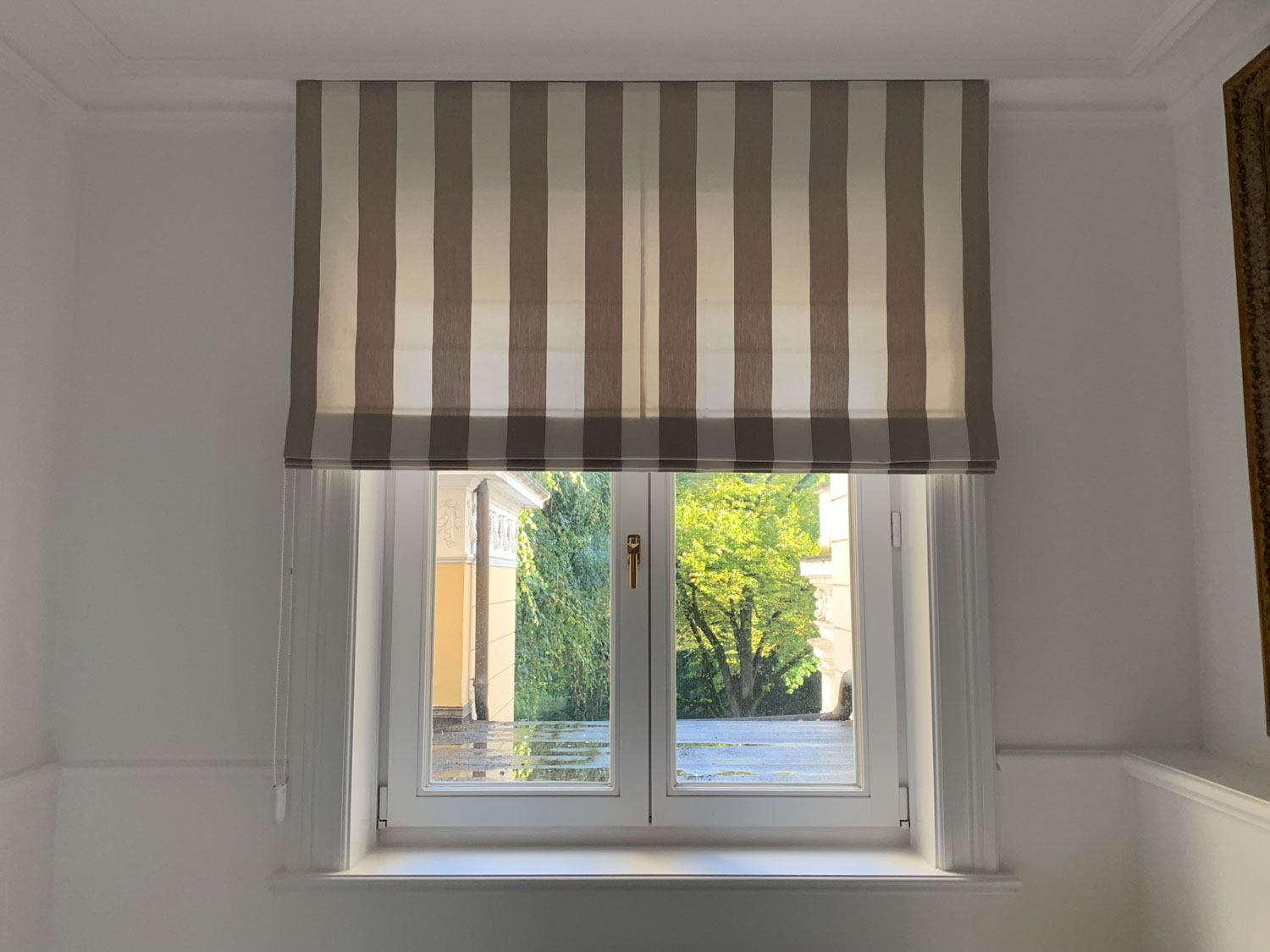 Gestreiftes Faltrollo