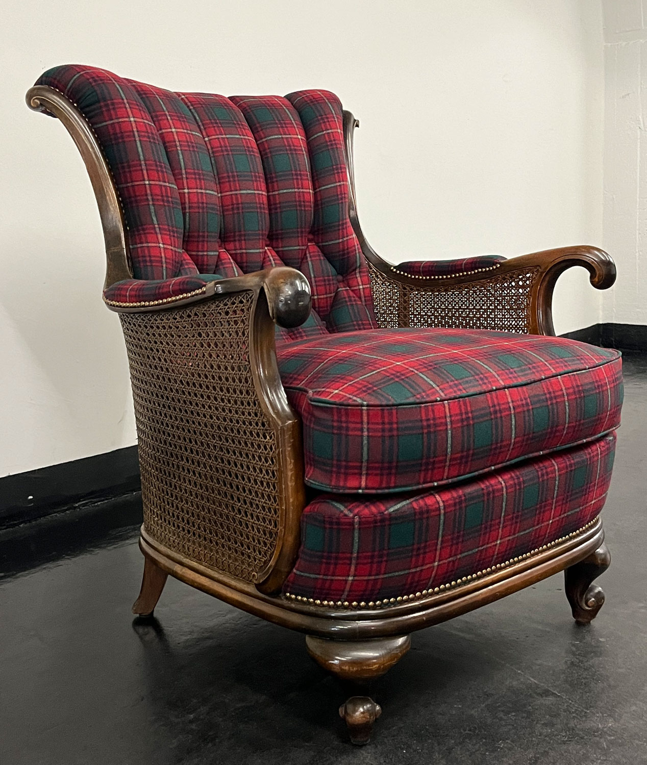 Stuhl und Sessel mit neuer Polsterung