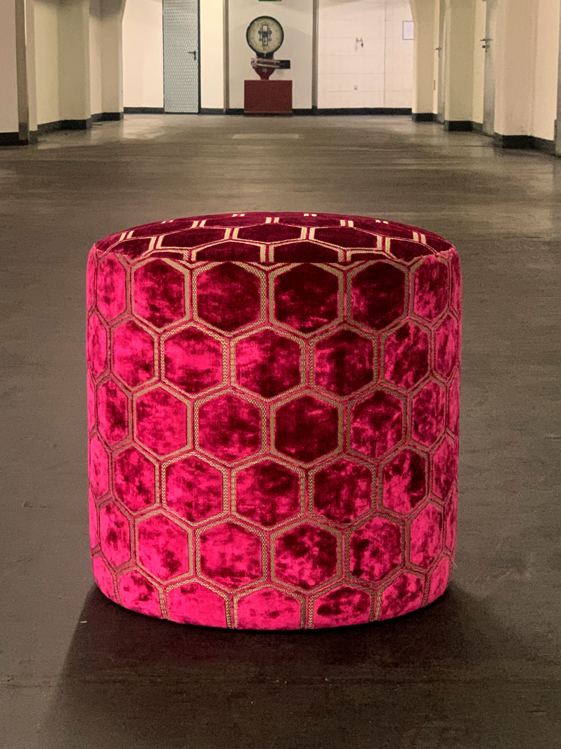 Hocker mit neuer Polsterung