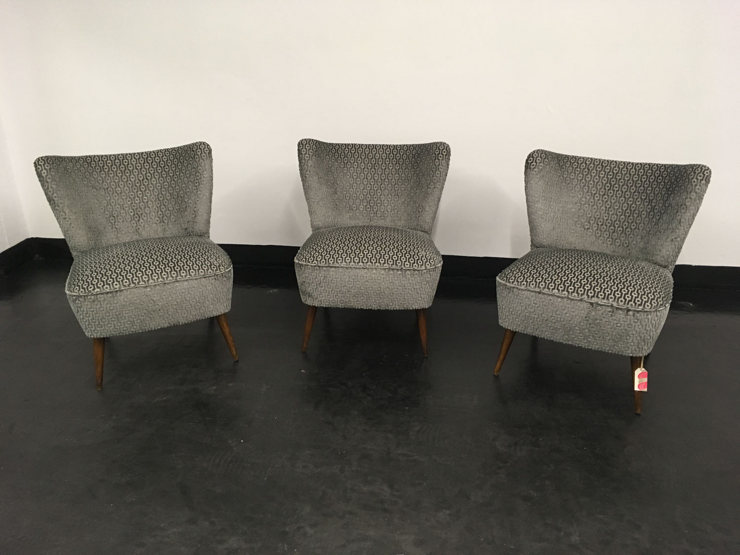 3 graue Cocktailsessel