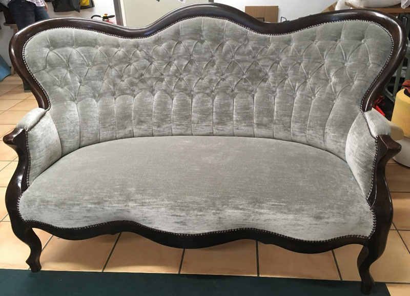 Neu aufgearbeitetes Ecksofa