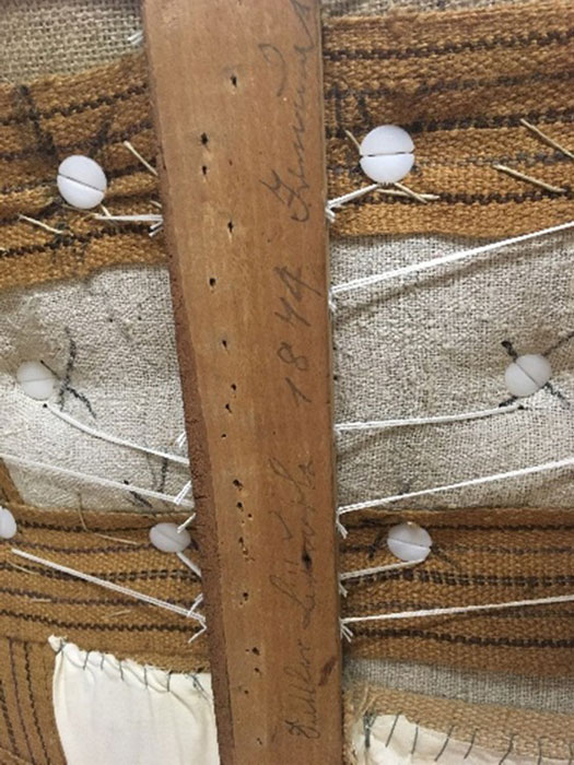 Holzzarge mit Herstellerdatum